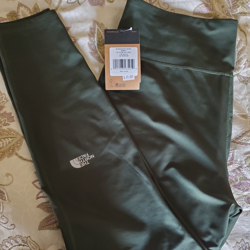 The North Pine Needle Green Leggings